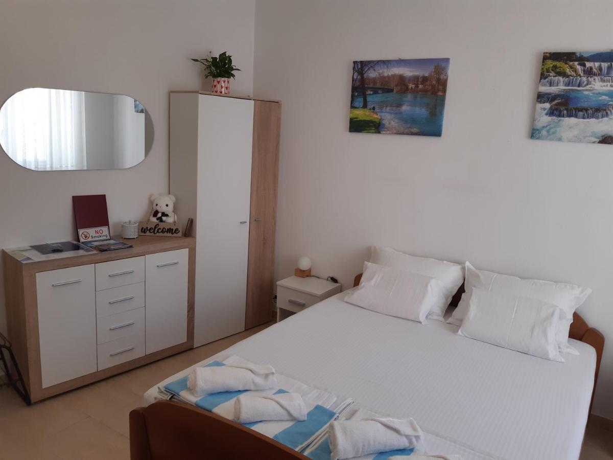 Отель Studio Apartman Tedy Корчула Экстерьер фото